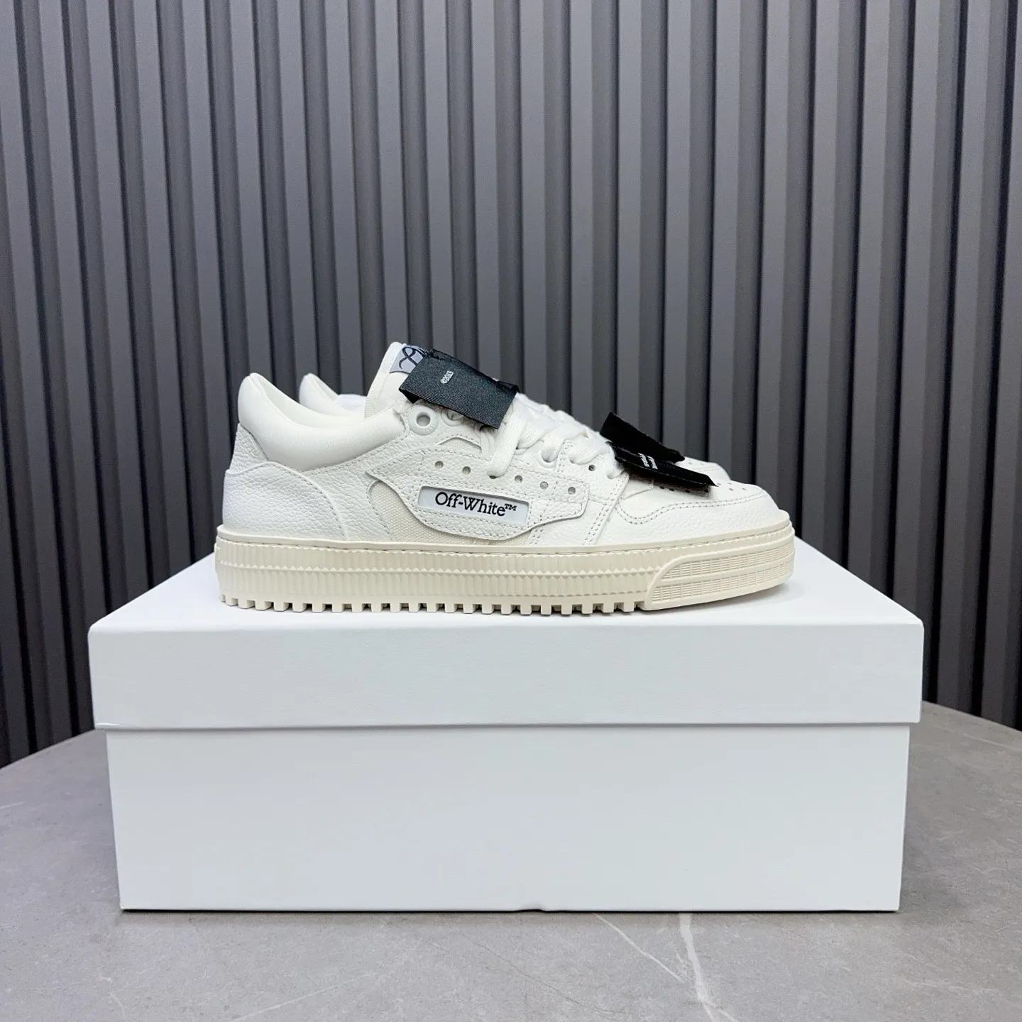 P760 OFF WHITE⚡️Couple model⚡️35-40 women’s model 39-46 men’s model